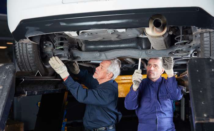 Hohlraumversiegelung am Auto: Wichtige Maßnahme gegen Rost