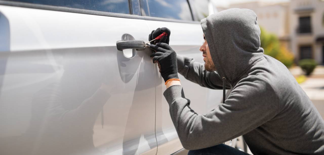 Was man im Ausland im Auto mitführen muss - Reisen aktuell