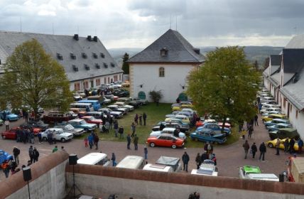Historische Fahrzeuge verwandeln Schloss Augustusburg in (Foto: ASL Schlossbetriebe gGmbH)