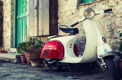 Vespa-Treffen lockt am 17. September nach Ochsenhausen (Foto: AdobeStock - seewhatmitchsee 103597624)