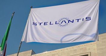 Stellantis plant Milliardeninvestition in spanische Werke für (Foto: AdobeStock - Mike Dot 484648659)