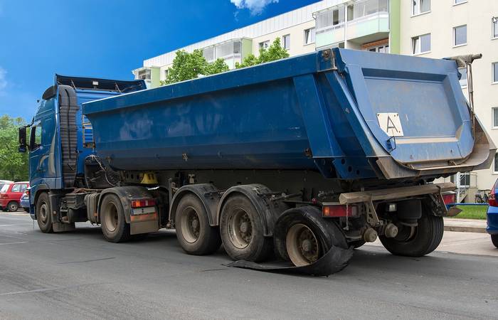 Experten sprechen von einer Verbesserung der passiven Sicherheit, wenn es um den Einsatz von Radlast- und Achslastwaagen geht. (Foto: AdobeStock - 52697674 Janni)