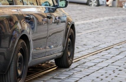 Sorgenfrei im Ausland fahren dank Vollkasko, Rechtsschutz und (Foto: AdobeStock -  Jorens - 1071431818)
